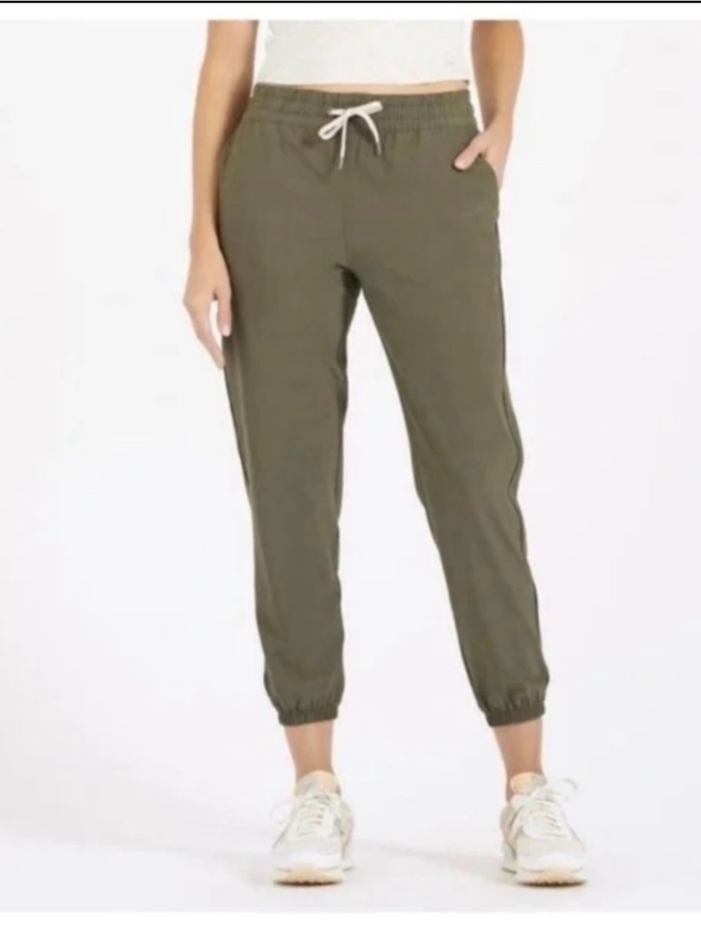 Vuori Women’s Olive Drawstring Jogger Pants size Medium